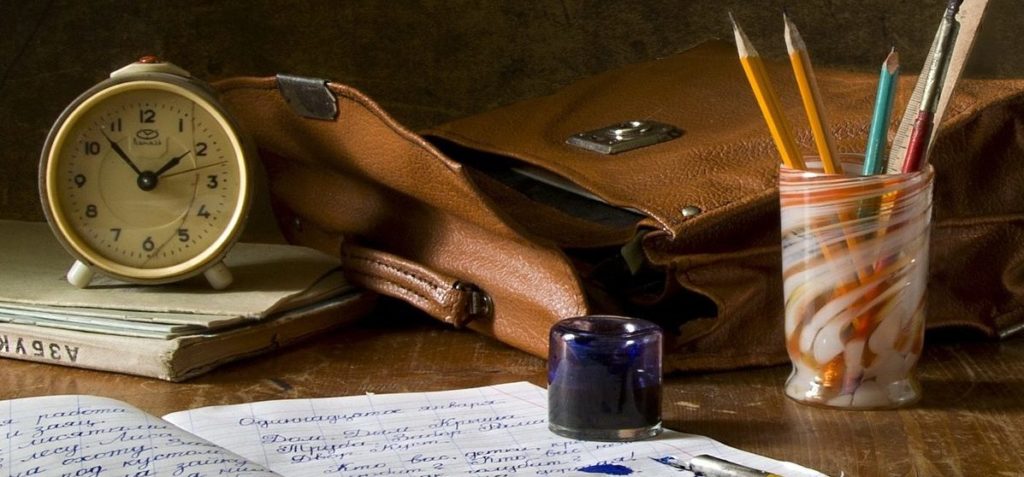 cropped-cropped-school-work-851328_1920.jpg